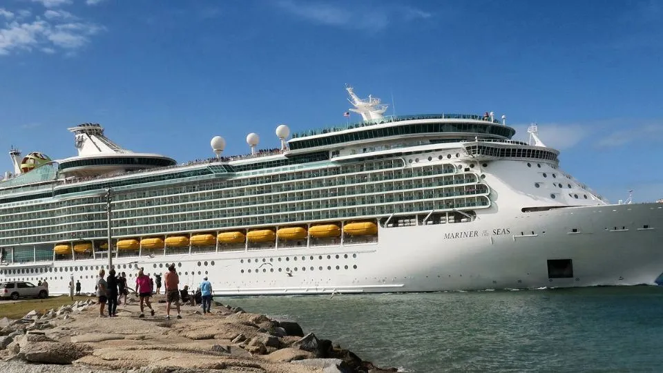 Una delle navi da crociera della Royal Caribbean
