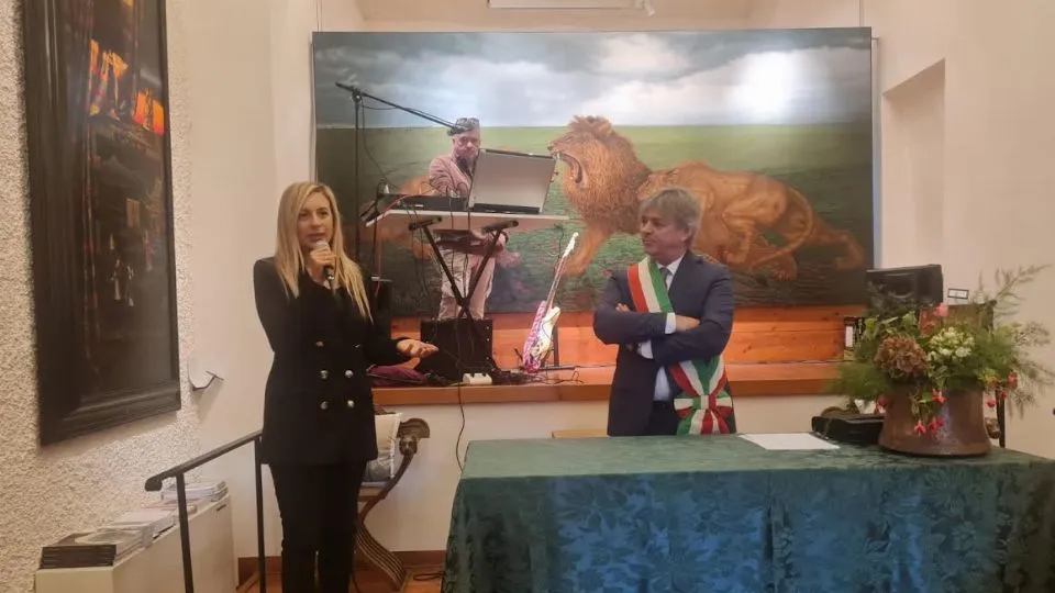 la senatrice con il sindaco