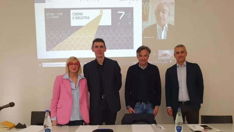 la conferenza di presentazione

