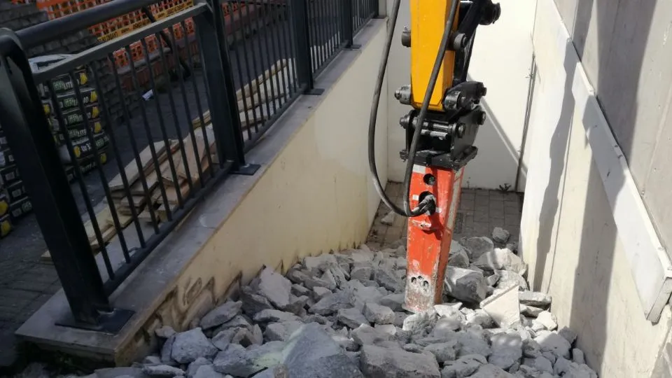 i lavori nel sottopasso a Miaramare