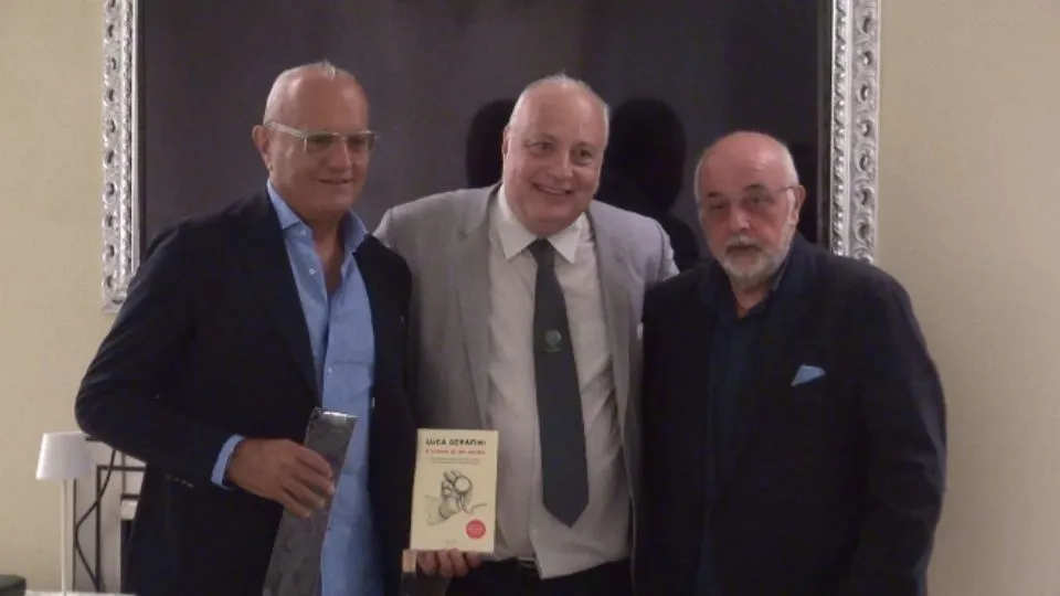 Elio Pari, Gianluca Riguzzi, presidente Panathlon Club Rimini, e Luca Serafini