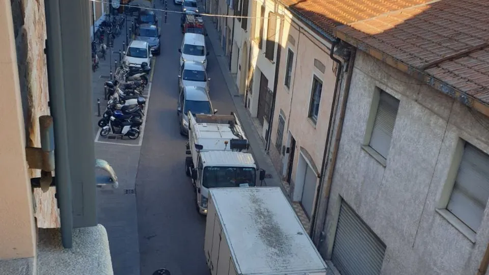 coda in via Ducale per Ecomondo
