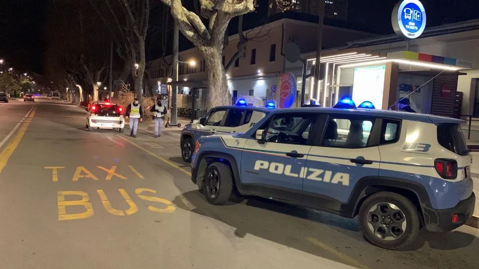 i controlli della polizia in zona stazione