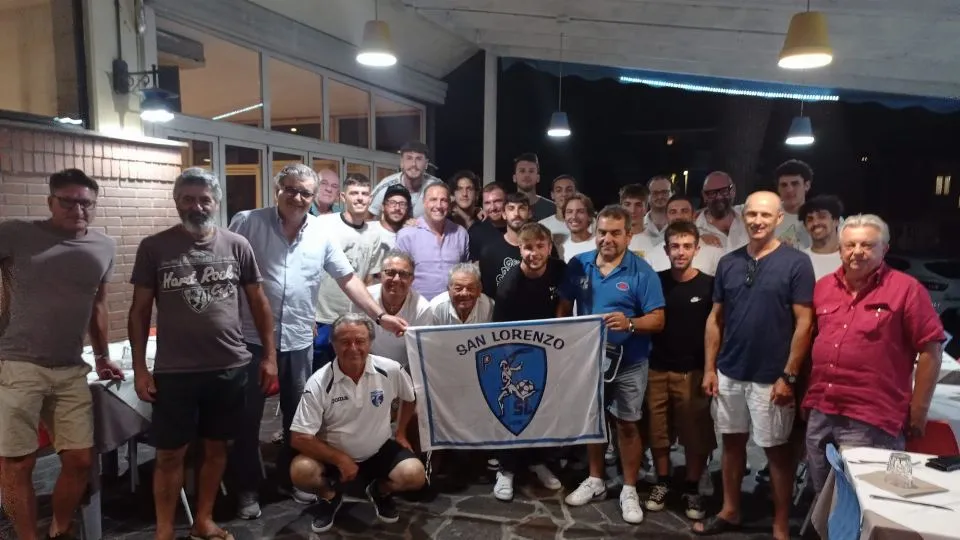 Foto di gruppo il giorno della presentazione
