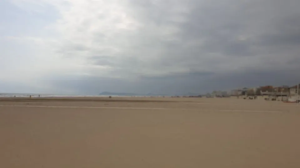 la spiaggia di Rimini @RobertoNanni