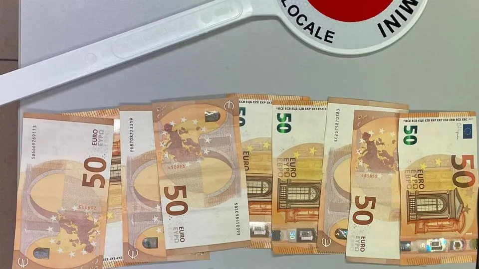 il materiale sequestrato dalla polizia locale