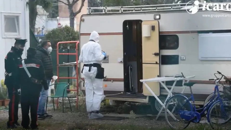 i carabinieri sul luogo del delitto