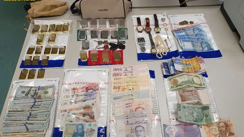 Alcuni dei beni sequestrati dalla Finanza
