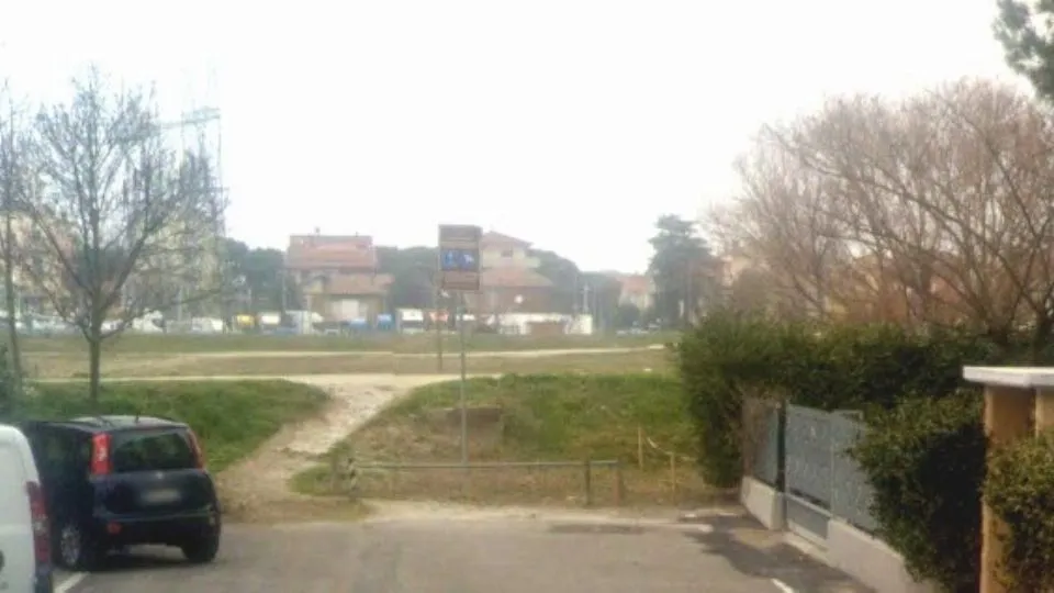 via Rossa all’altezza della ciclabile sul Marecchia