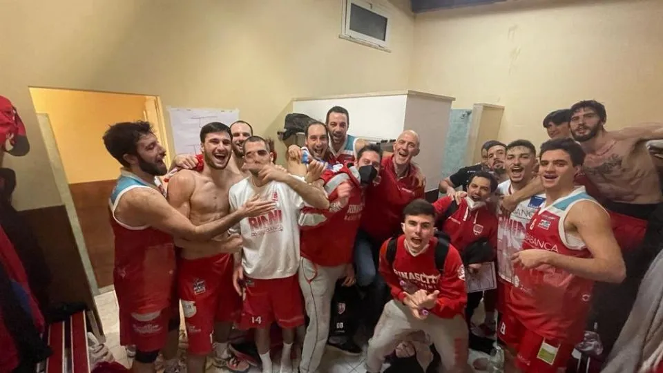 Il selfie dei biancorossi nello spogliatoio del PalaLuiss