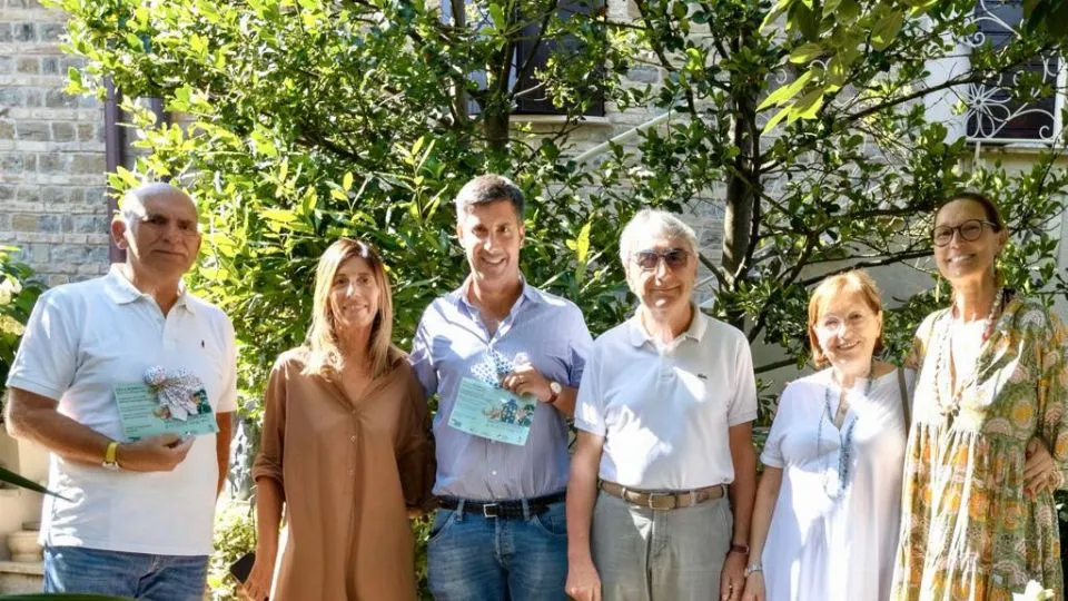 i protagonisti di salotto floreale
