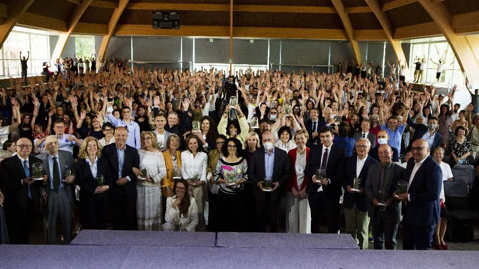 foto di gruppo coi premiati