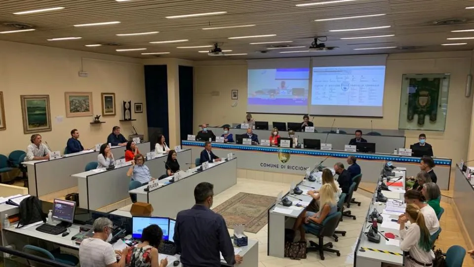 la prima seduta del consiglio di Riccione