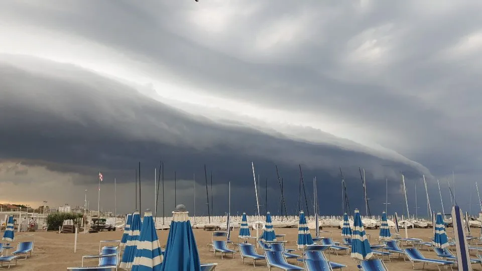 il fronte temporalesco in arrivo
– foto di Roberto Nanni