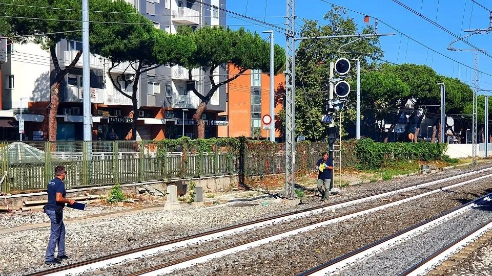 i rilievi in Stazione a Riccione (Adriapress)