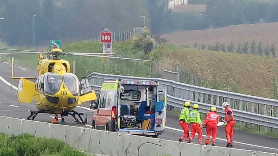 i disperati soccorsi in A14 (Adriapress)