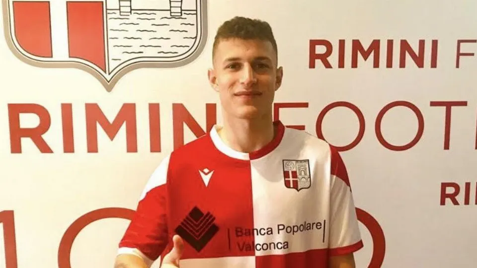 Jacopo Deratti con la maglia a scacchi