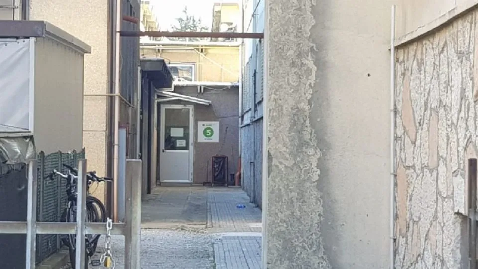 il laboratorio dell’aggressione (@newsrimini.it)
