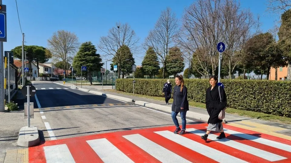 sindaco e assessore in via Tomba
