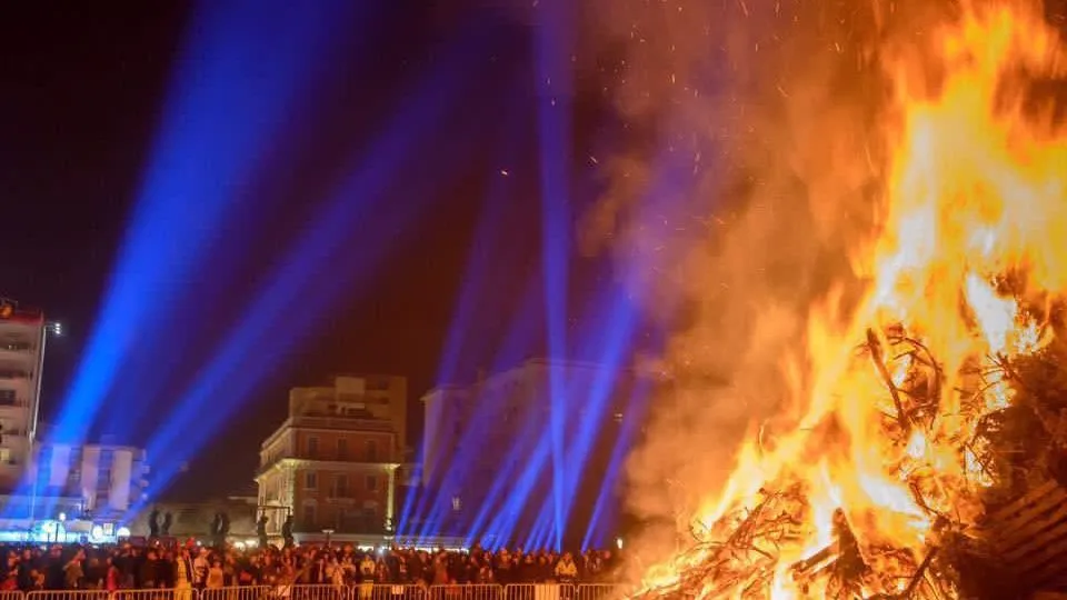 “Fugaracia” in piazzale Roma