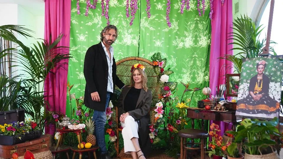 Anna Falchi e il fidanzato alla mostra di Frida Khalo