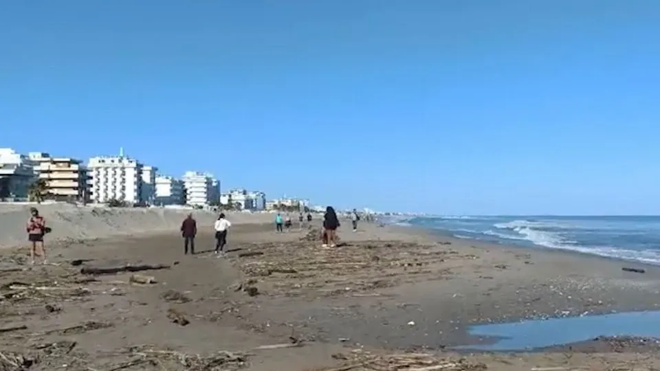 la spiaggia di Riccione oggi
