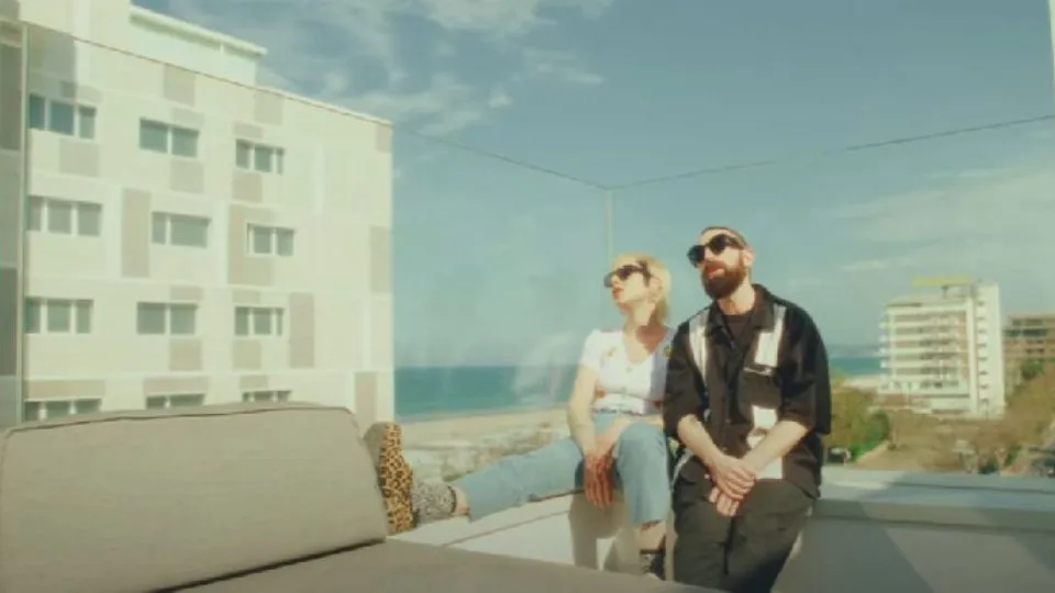 un frame del video