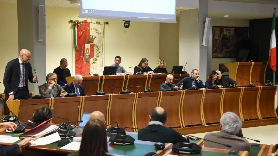Il confronto in commissione © Adriapress