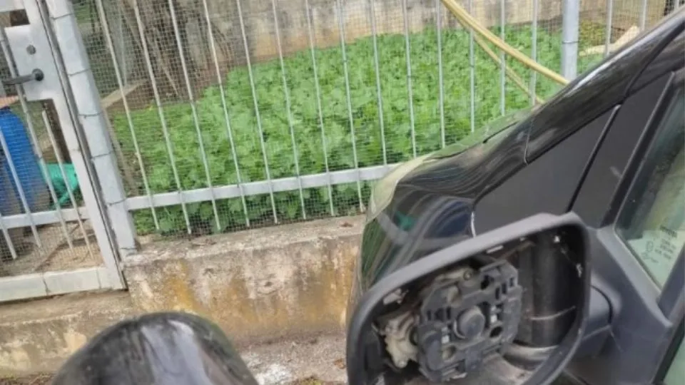 una delle auto prese di mira