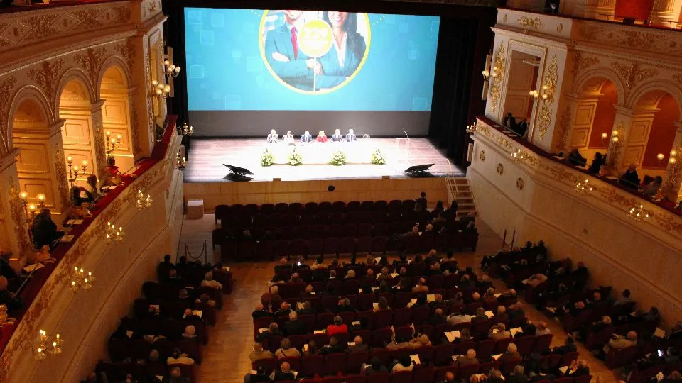 l’assemblea dei soci al Teatro Galli