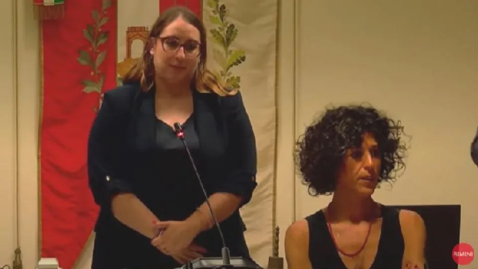 la presidente Corazzi durante il minuto di raccoglimento