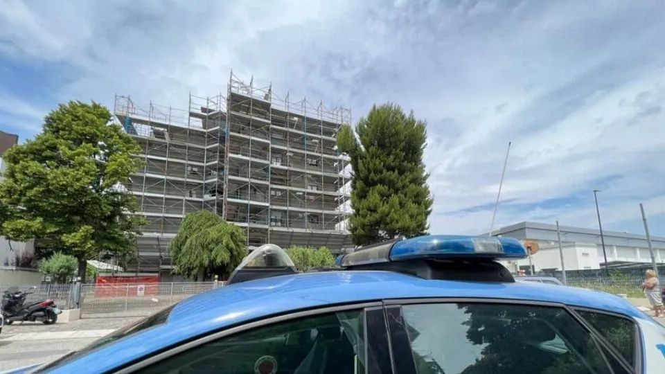 il cantiere dove è avvenuta la caduta