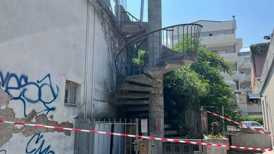 la scala a chiocciola dove è avvenuta la caduta