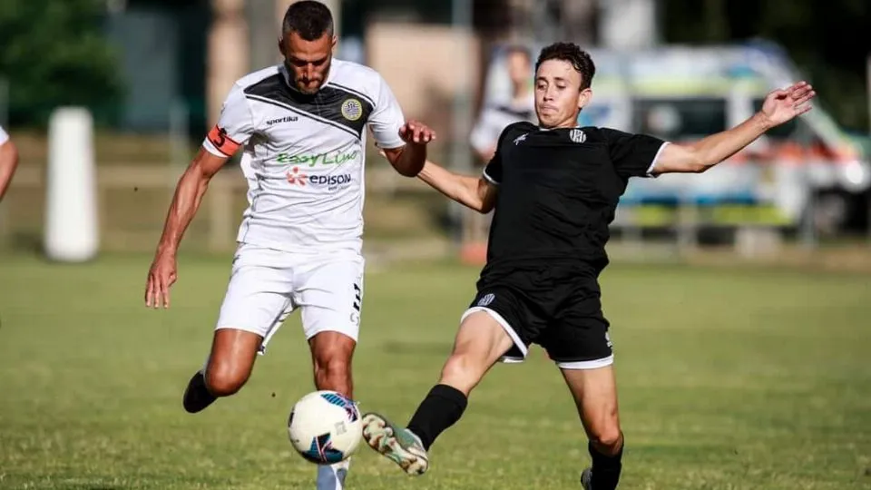Nicola Quaranta (in maglia bianca) in azione