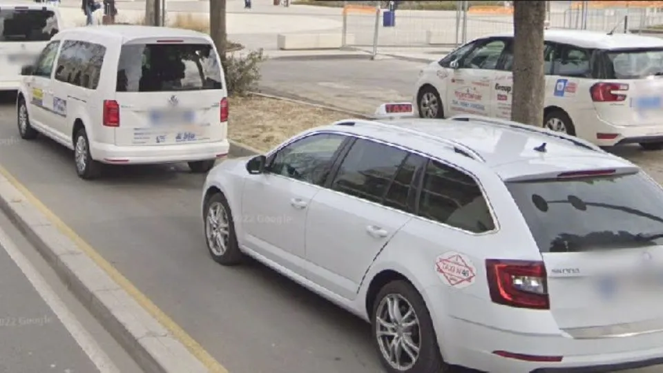 taxi in stazione a Rimini