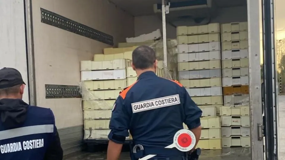 guardia costiera impegnata nei controlli