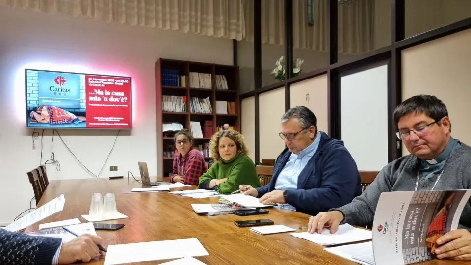 la presentazione alla stampa del rapporto Povertà 2022