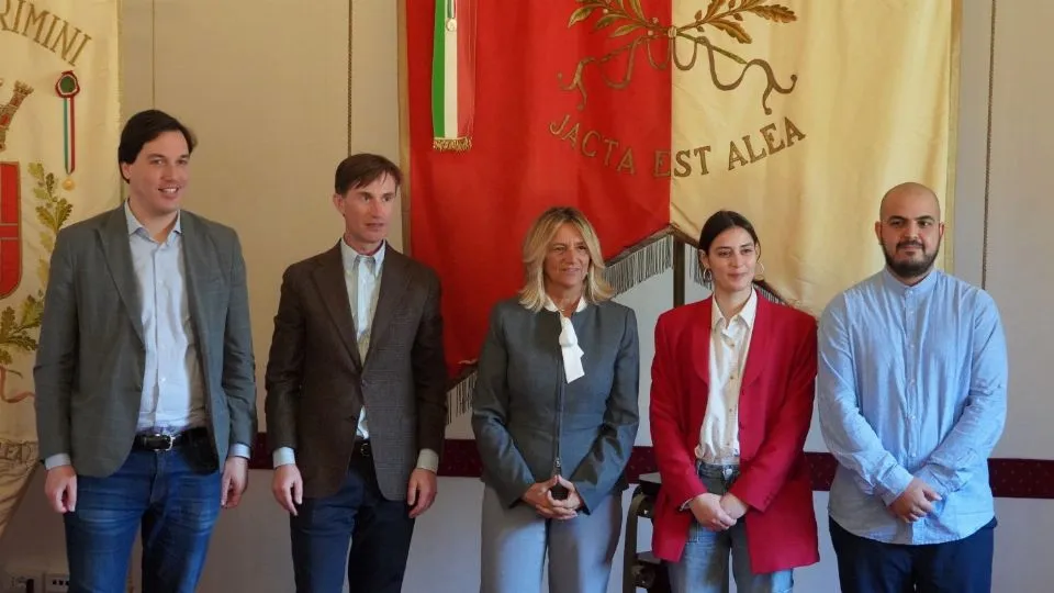 foto di gruppo alla conferenza stampa