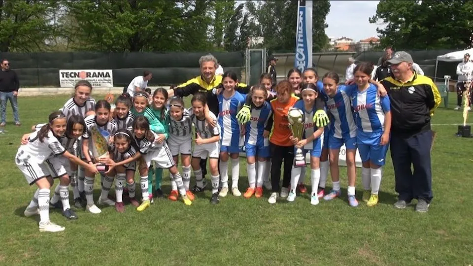 Juventus e Femminile Calcio Riccione con i trofei vinti