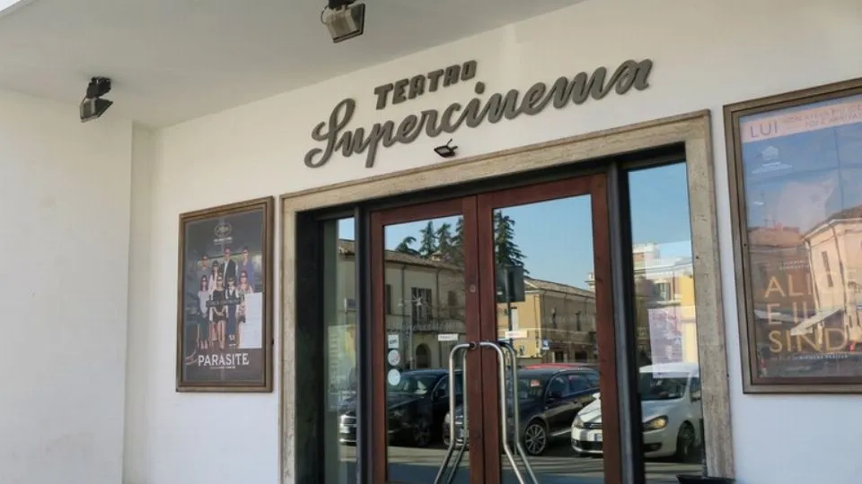 l’ingresso
