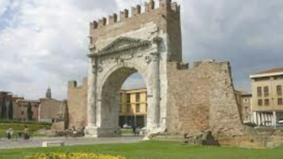 l’Arco d’Augusto