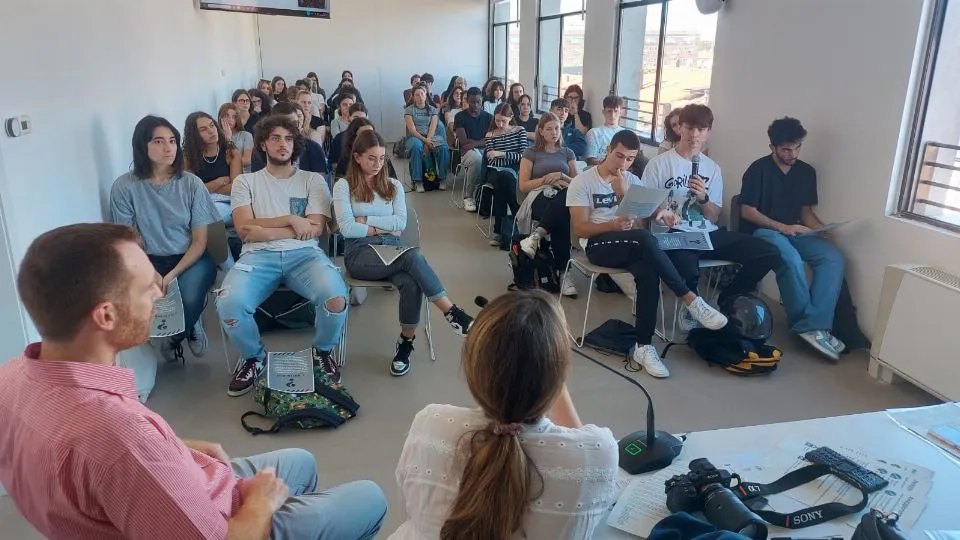 un incontro con gli studenti