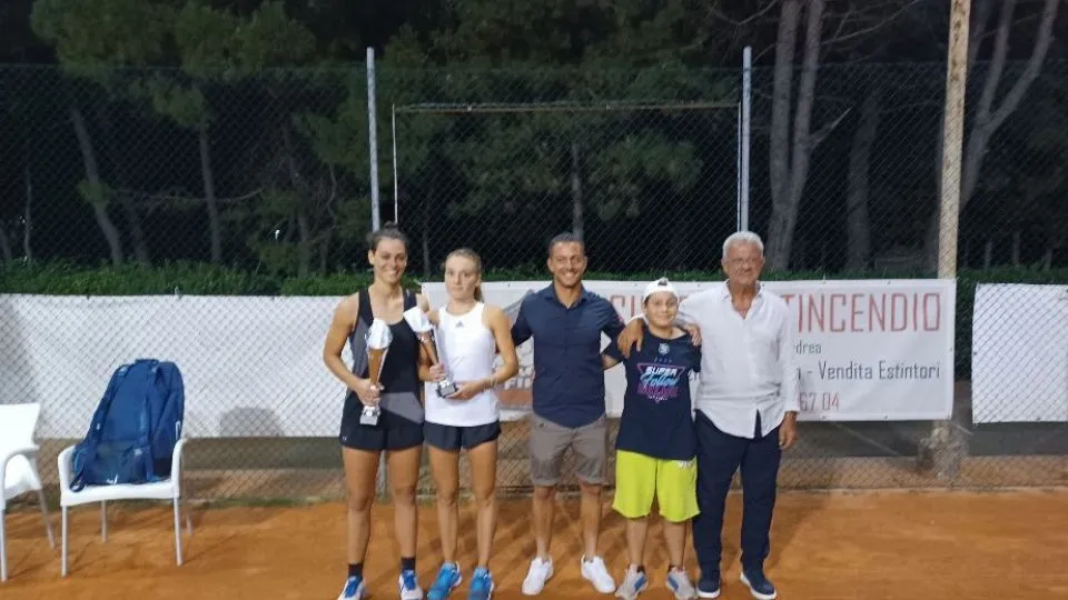 La premiazione del torneo Open femminile del Circolo Tennis Venustas