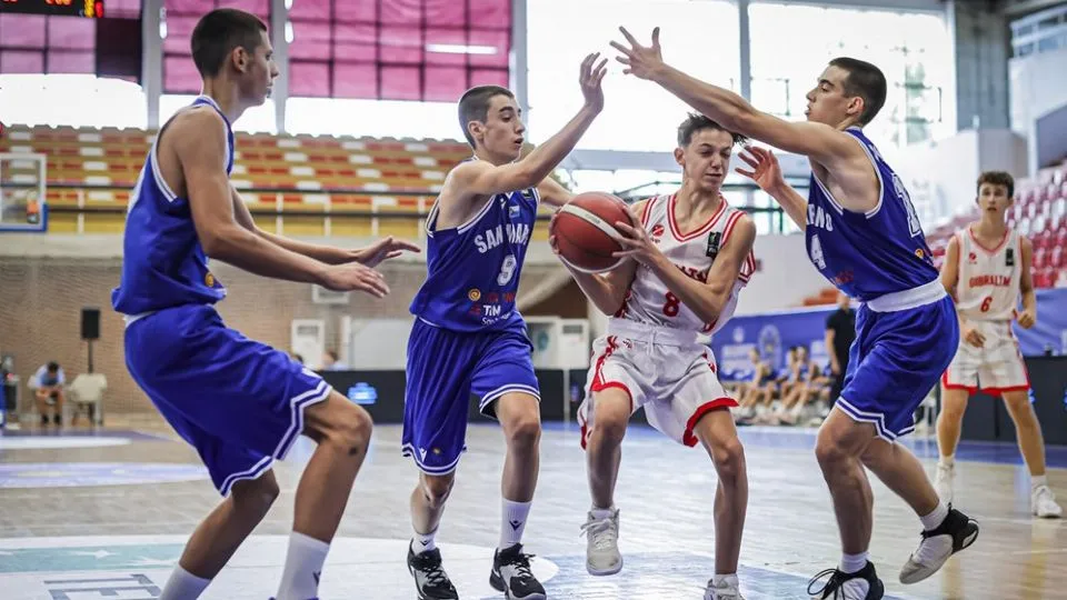 (@FIBA)