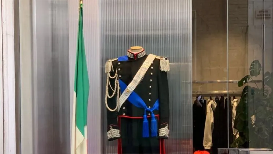 la vetrina allestita a Rimini