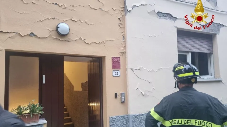 un sopralluogo dei Vigili del Fuoco