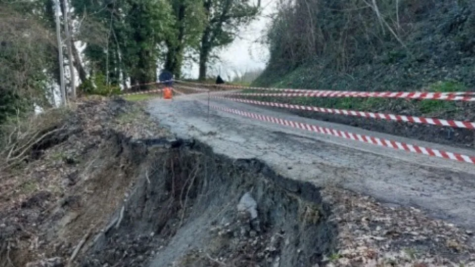la frana su via Cavicciano a Gemmano