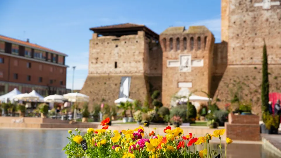 Castel Sismondo fiorito