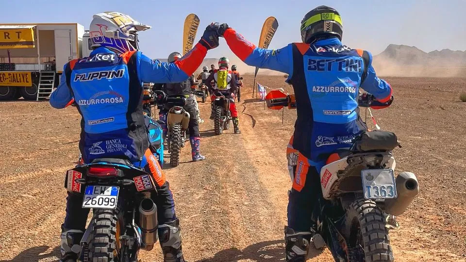 Filippini e Bettini si complimentano all’arrivo dell’ultima tappa