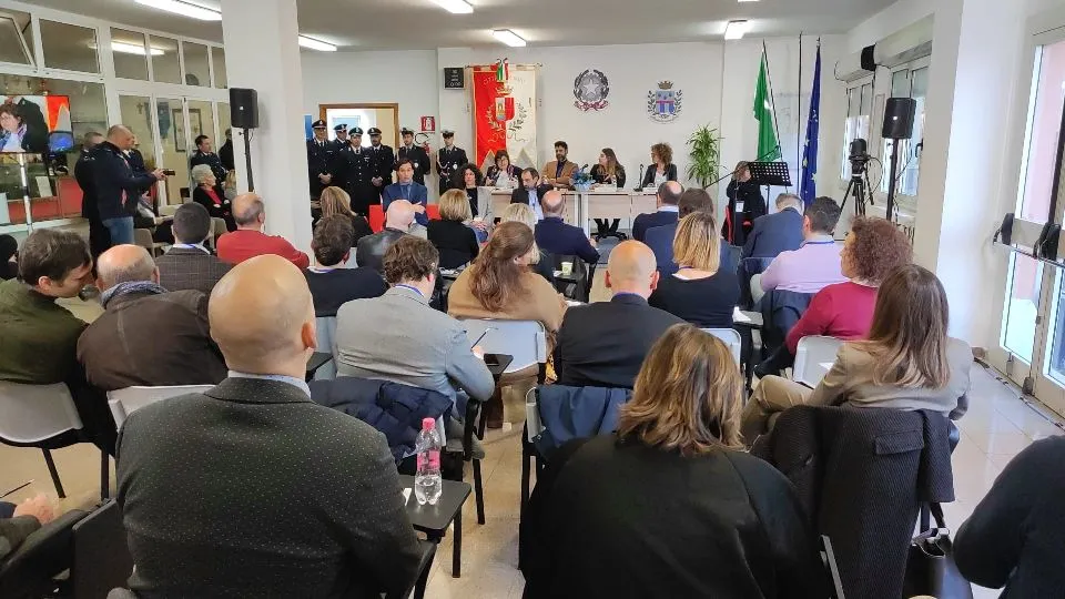 la seduta del consiglio comunale nel carcere dei casetti